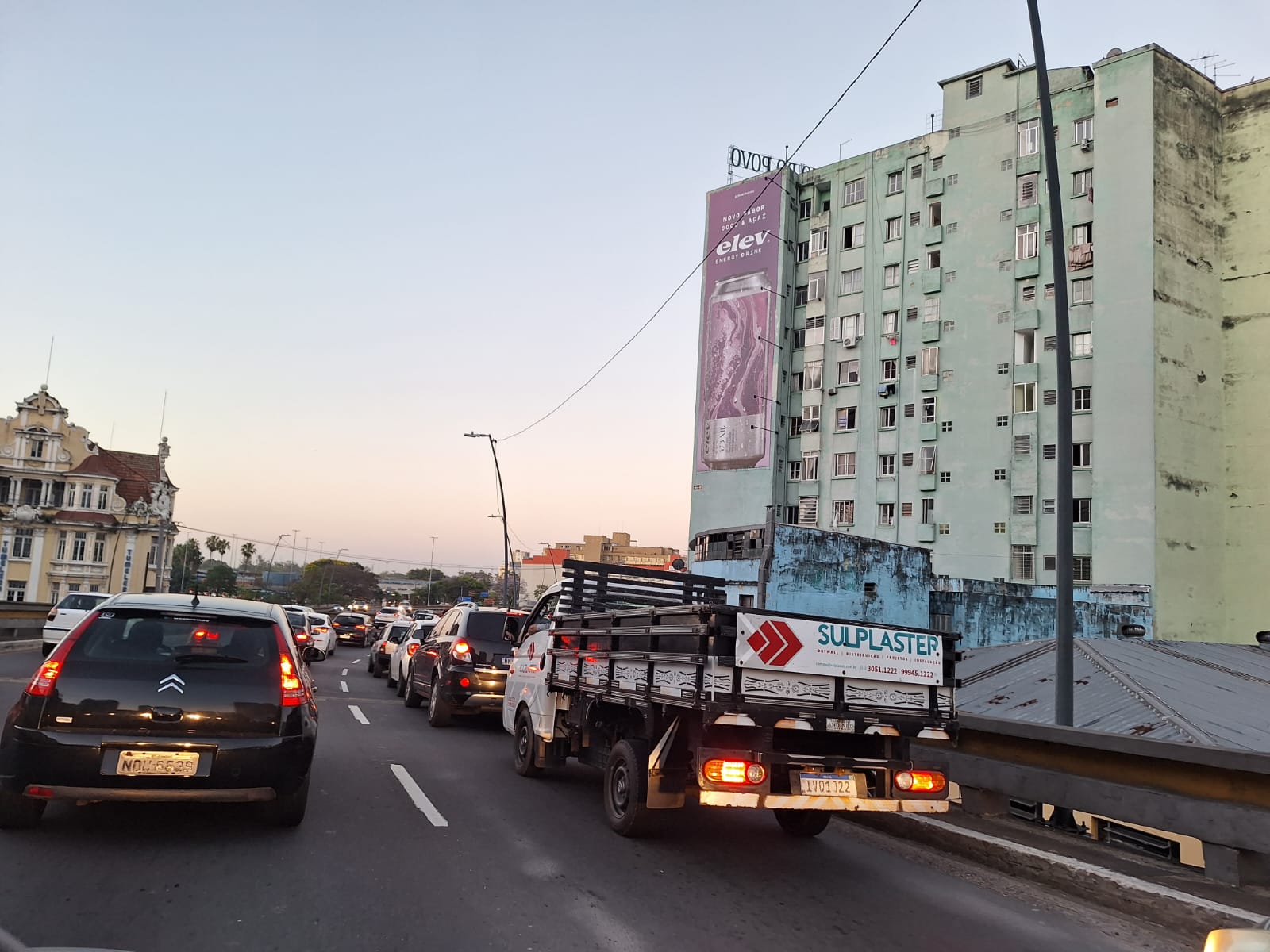 Rua da Conceição, saída túnel – sentido Rodoviária Poa (2)