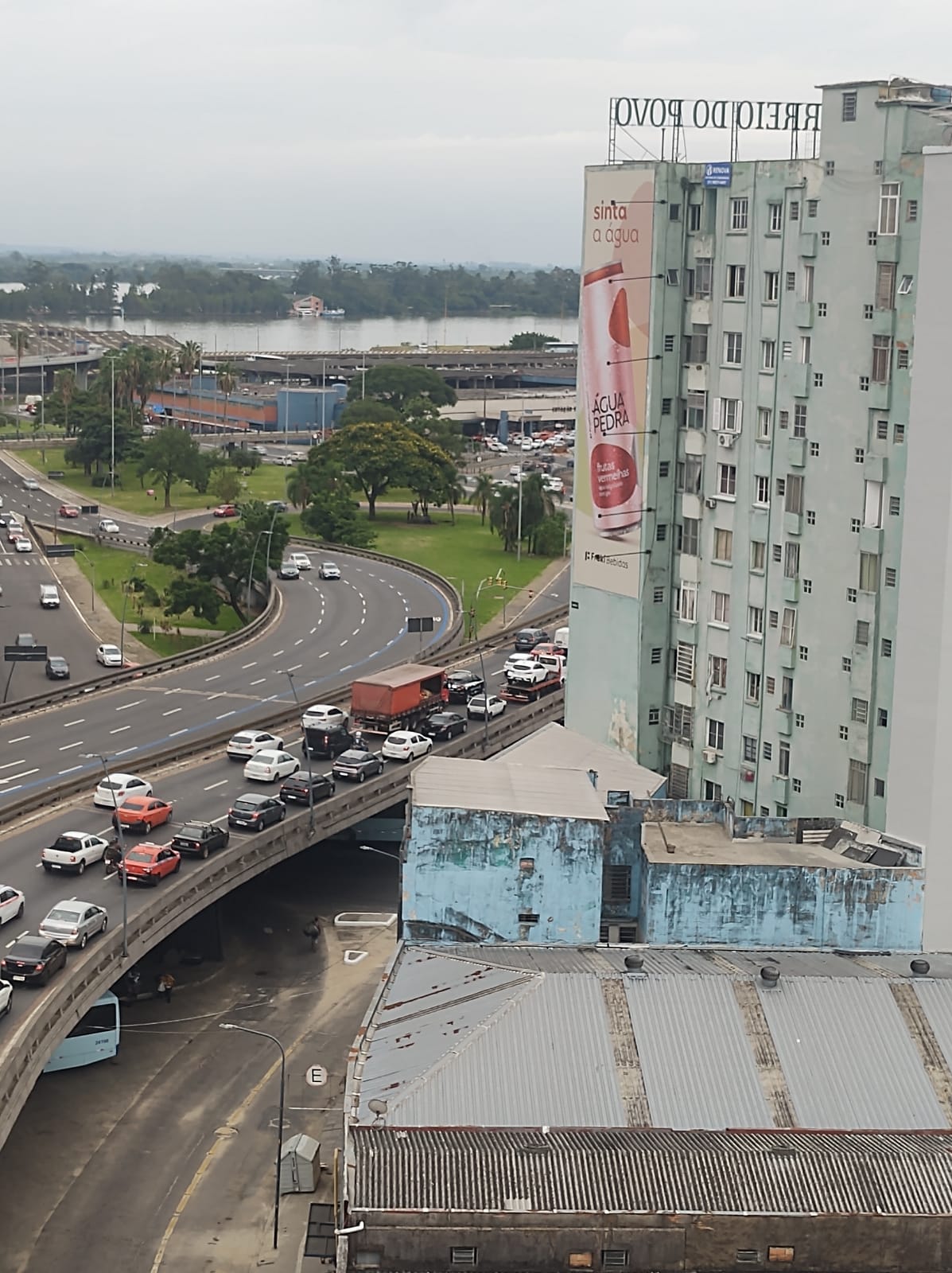 Rua da Conceição, saída túnel – sentido Rodoviária Poa